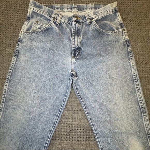 WRANGLER Authentic Jeans Regular Light Wash Straight Distressed 35x30 Fit 32x29 - Picture 4 of 10
